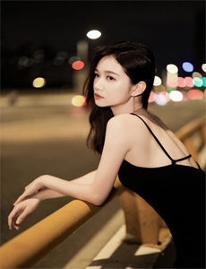 男流氓舔美女的各种部位/小草手机影院在线播放